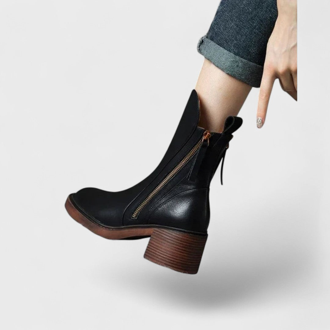 VALERIA LAURENT | Garciel - Elegantes Botines de Cuero