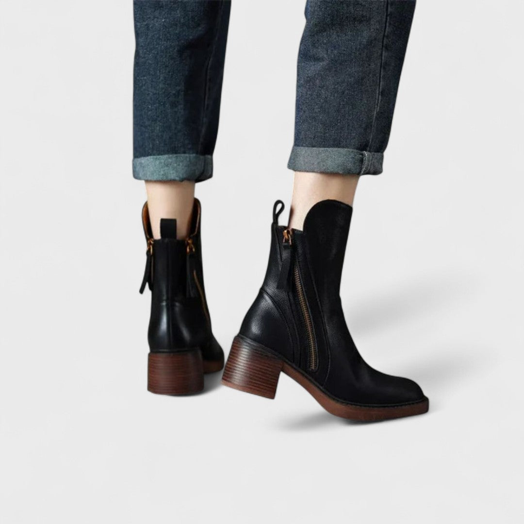 VALERIA LAURENT | Garciel - Elegantes Botines de Cuero