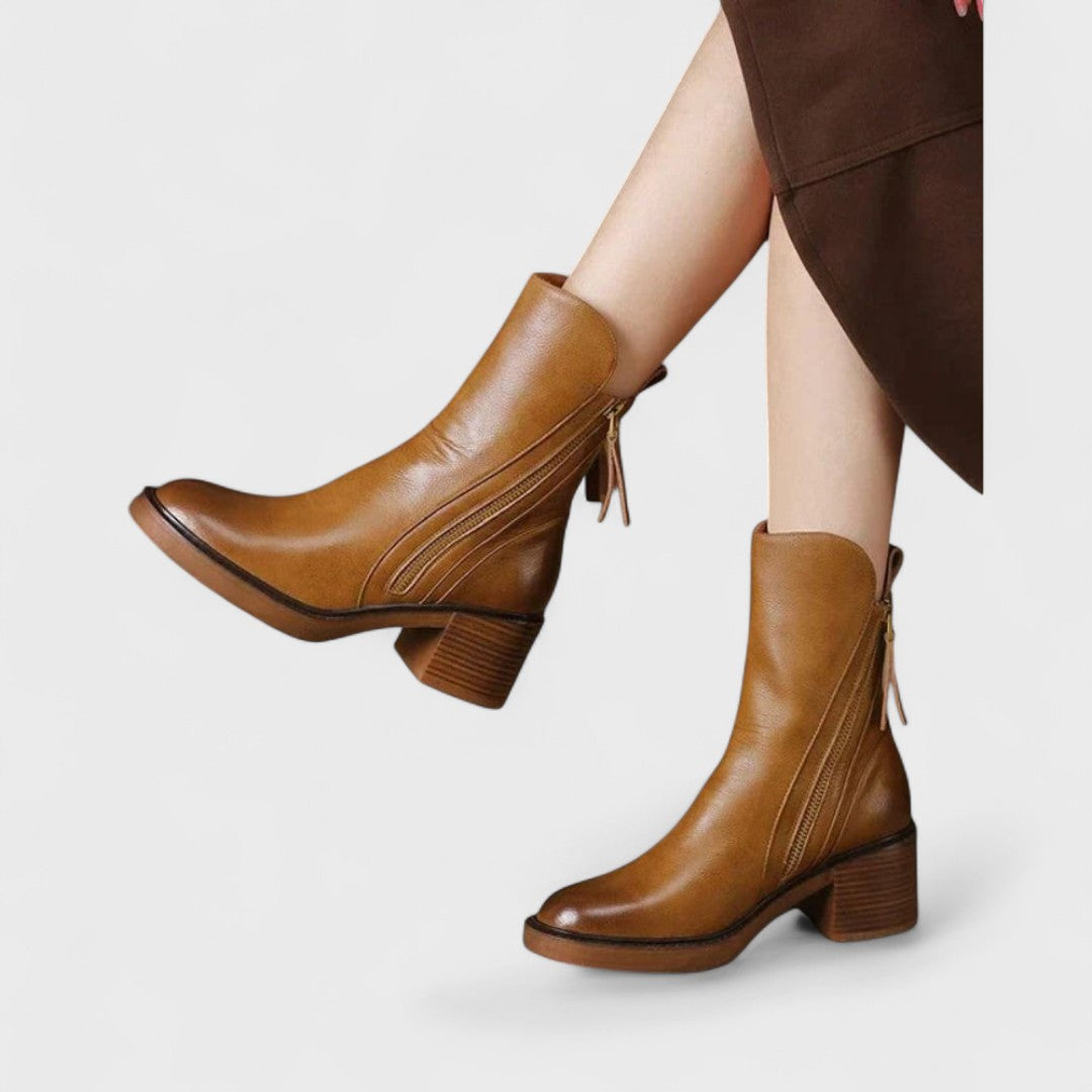 VALERIA LAURENT | Garciel - Elegantes Botines de Cuero