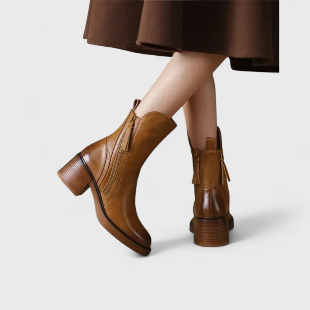 VALERIA LAURENT | Garciel - Elegantes Botines de Cuero